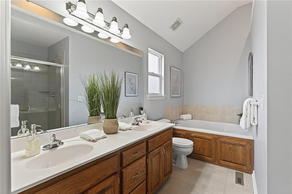 1103 NW Hickory Court — photo 25