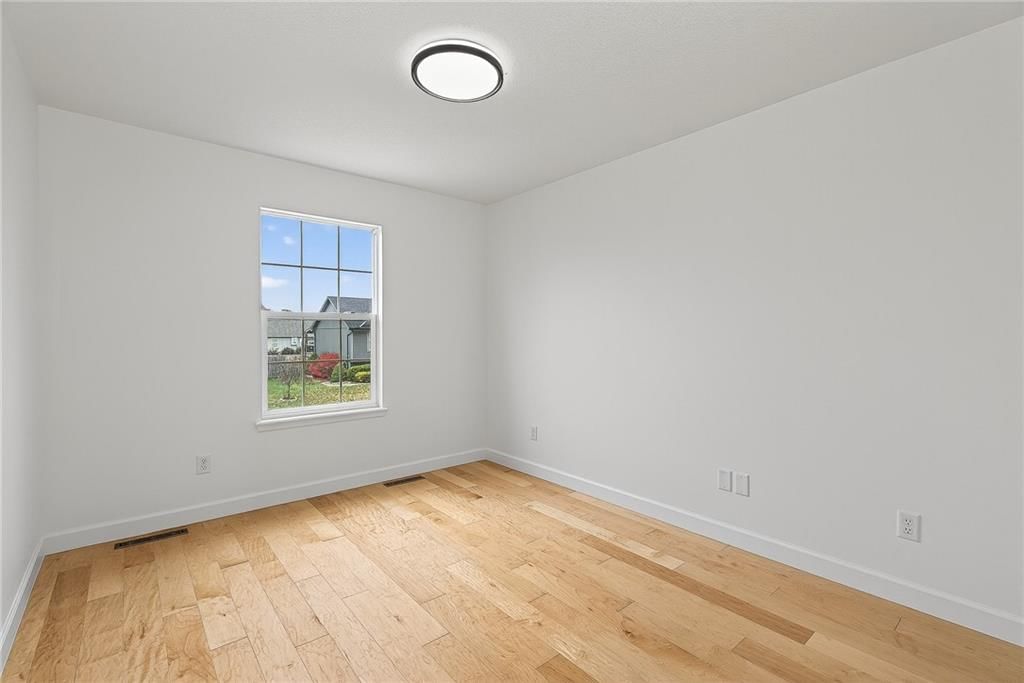 1103 NW Hickory Court — photo 27