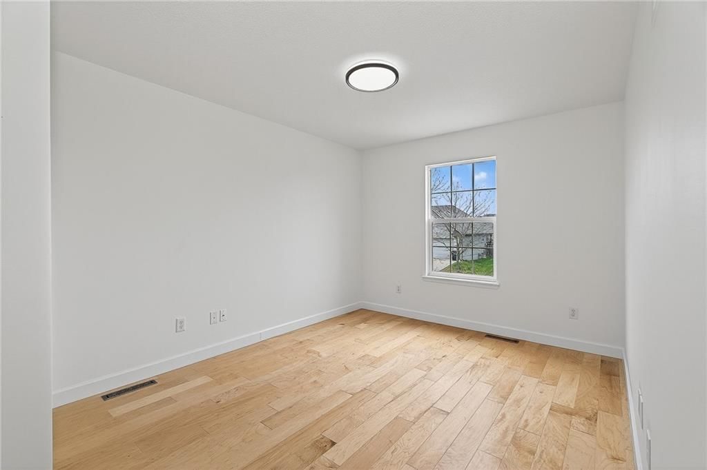 1103 NW Hickory Court — photo 31