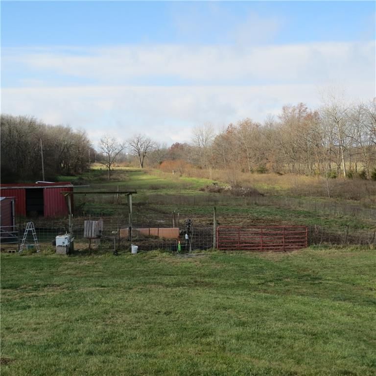 8019 NW Sale Barn Road — photo 32