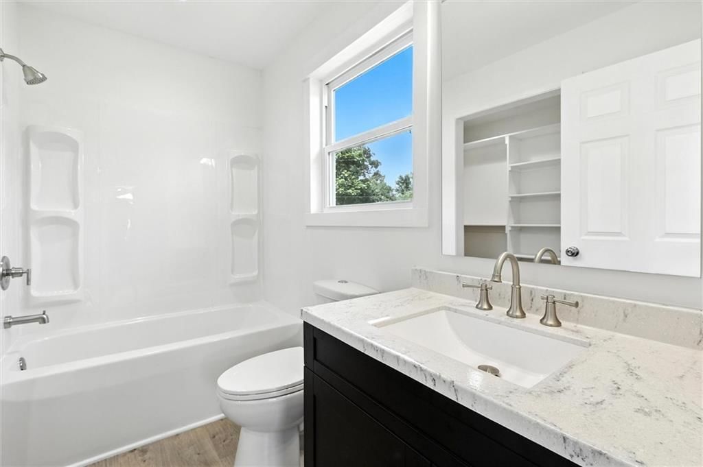 105 N Campbell Street — photo 12