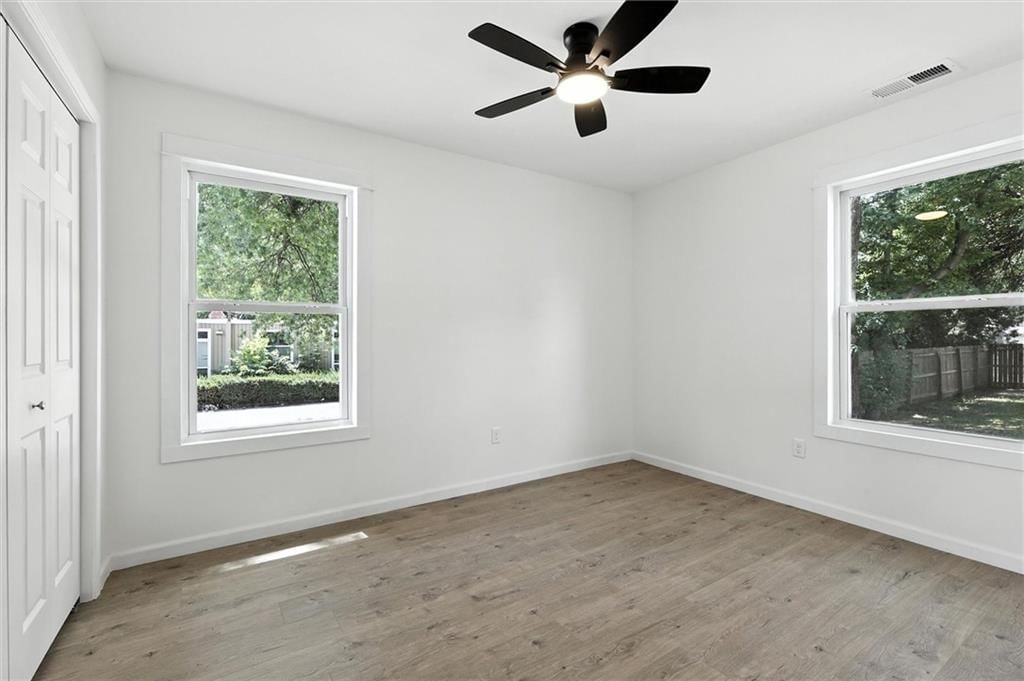 105 N Campbell Street — photo 20