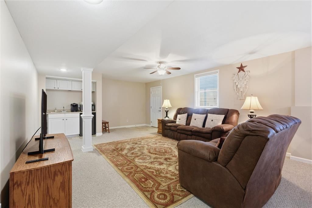 22618 Cole Court — photo 36