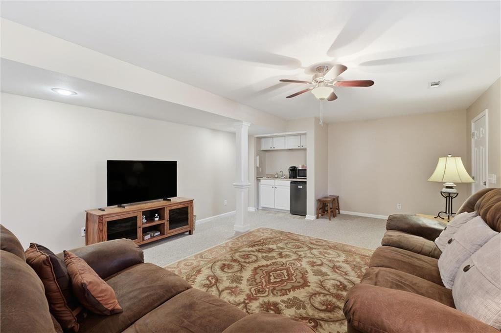 22618 Cole Court — photo 37