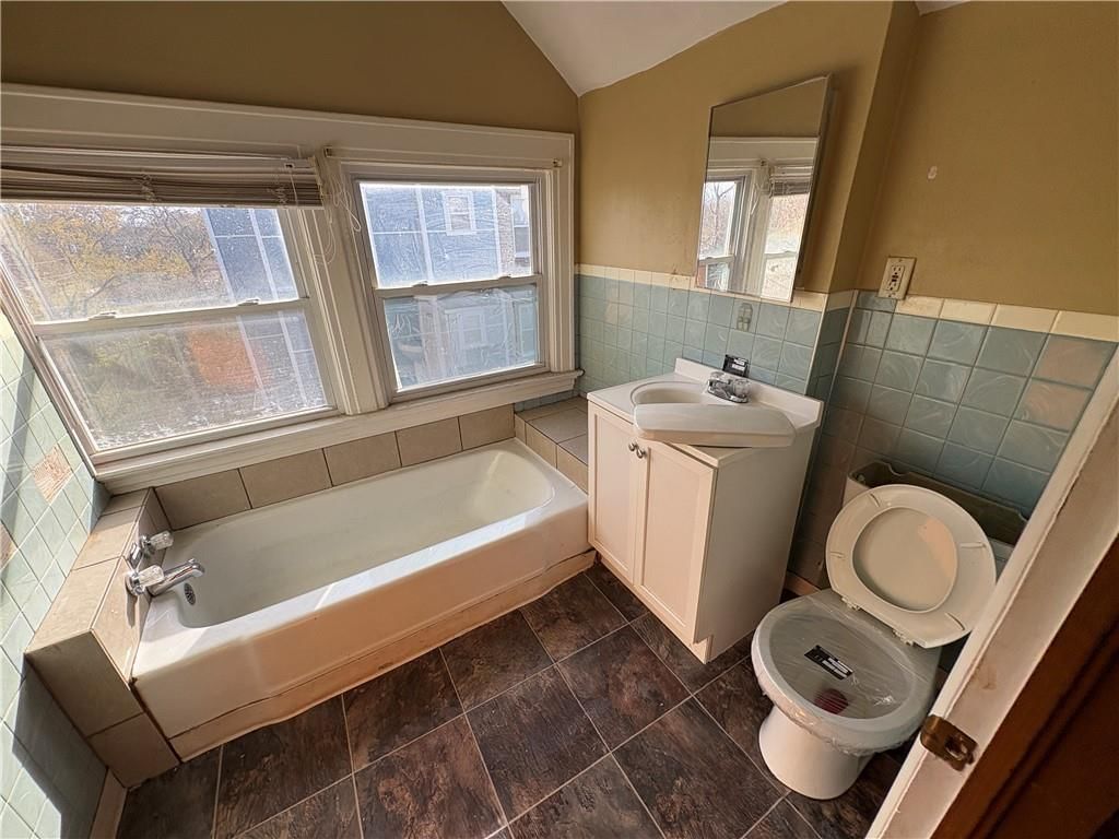 3235 Garfield Avenue — photo 21