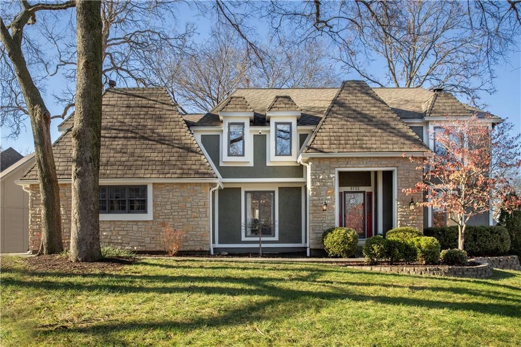 9732 W 115th Street, Overland Park, KS