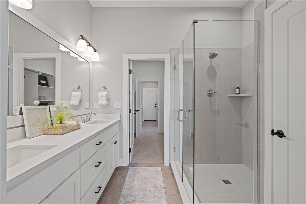 8211 Aurora Street — photo 3
