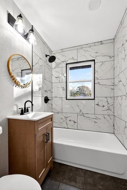 403 NE Howard Avenue — photo 11