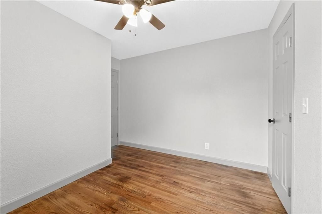 403 NE Howard Avenue — photo 17