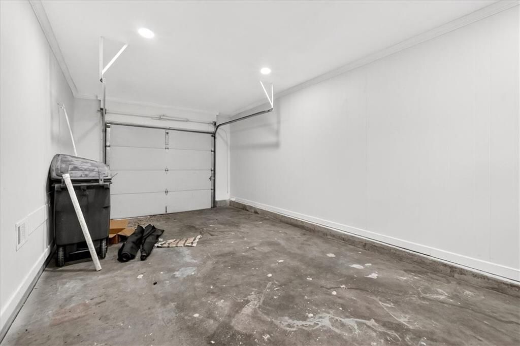 403 NE Howard Avenue — photo 19