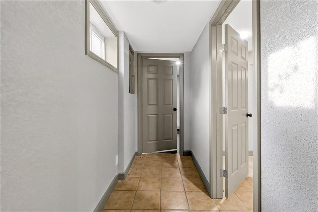 403 NE Howard Avenue — photo 20