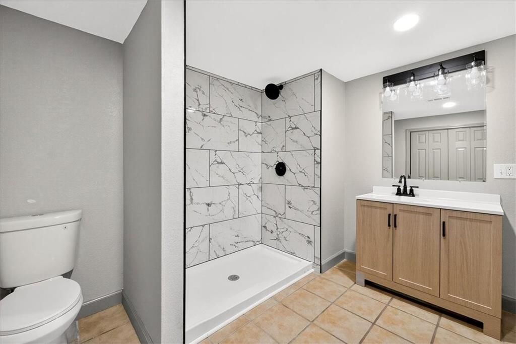 403 NE Howard Avenue — photo 23