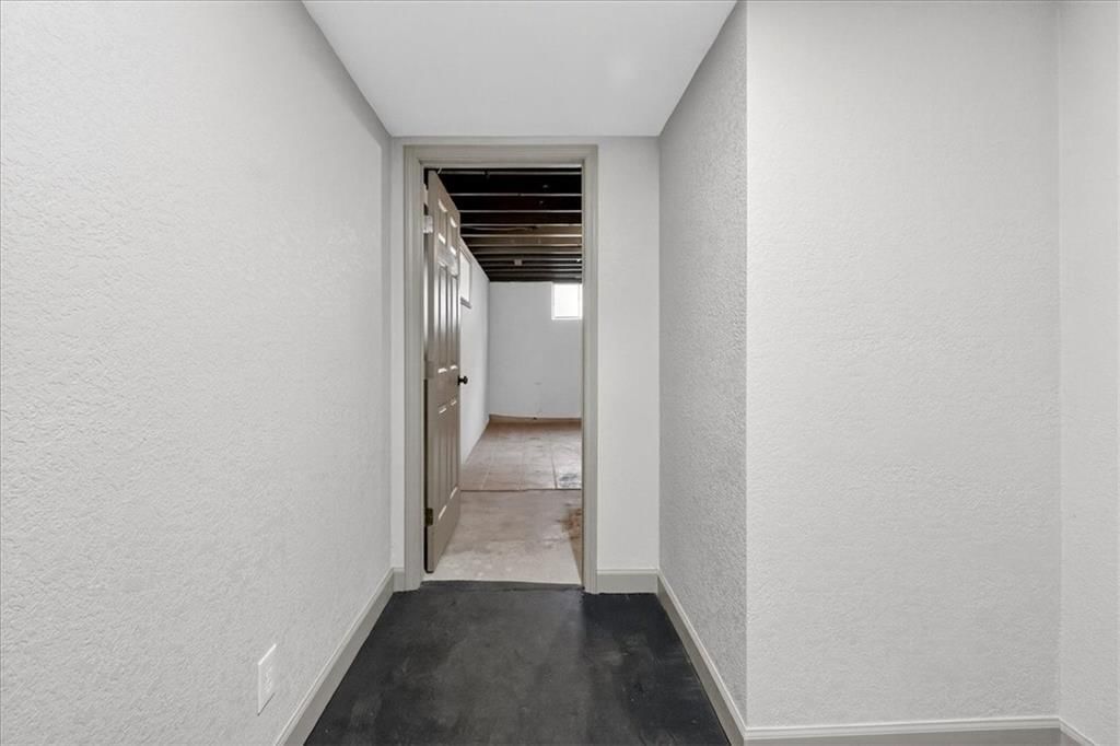 403 NE Howard Avenue — photo 27