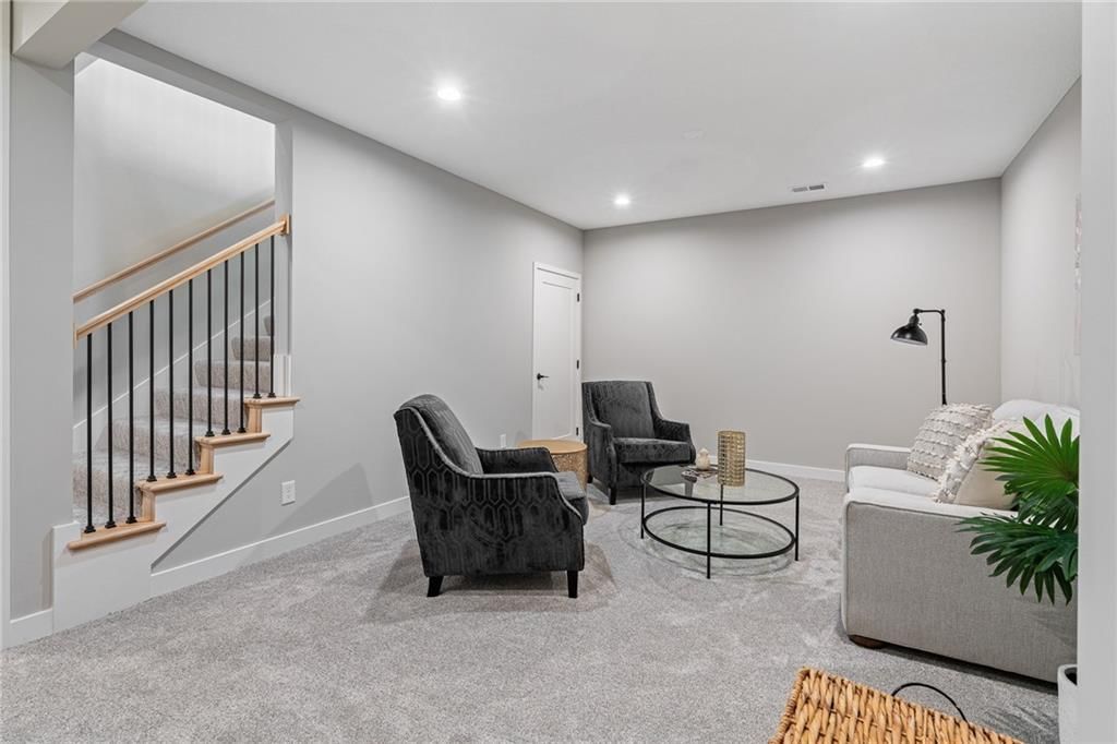 8212 Aurora Street — photo 6