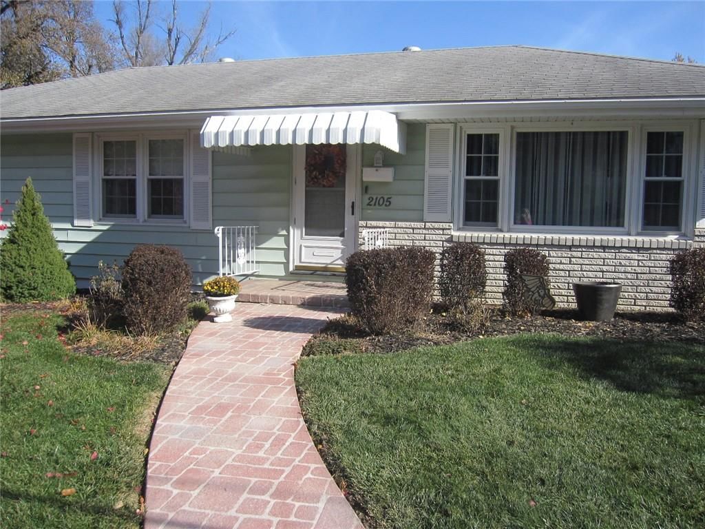 2105 Chambers Avenue — photo 1