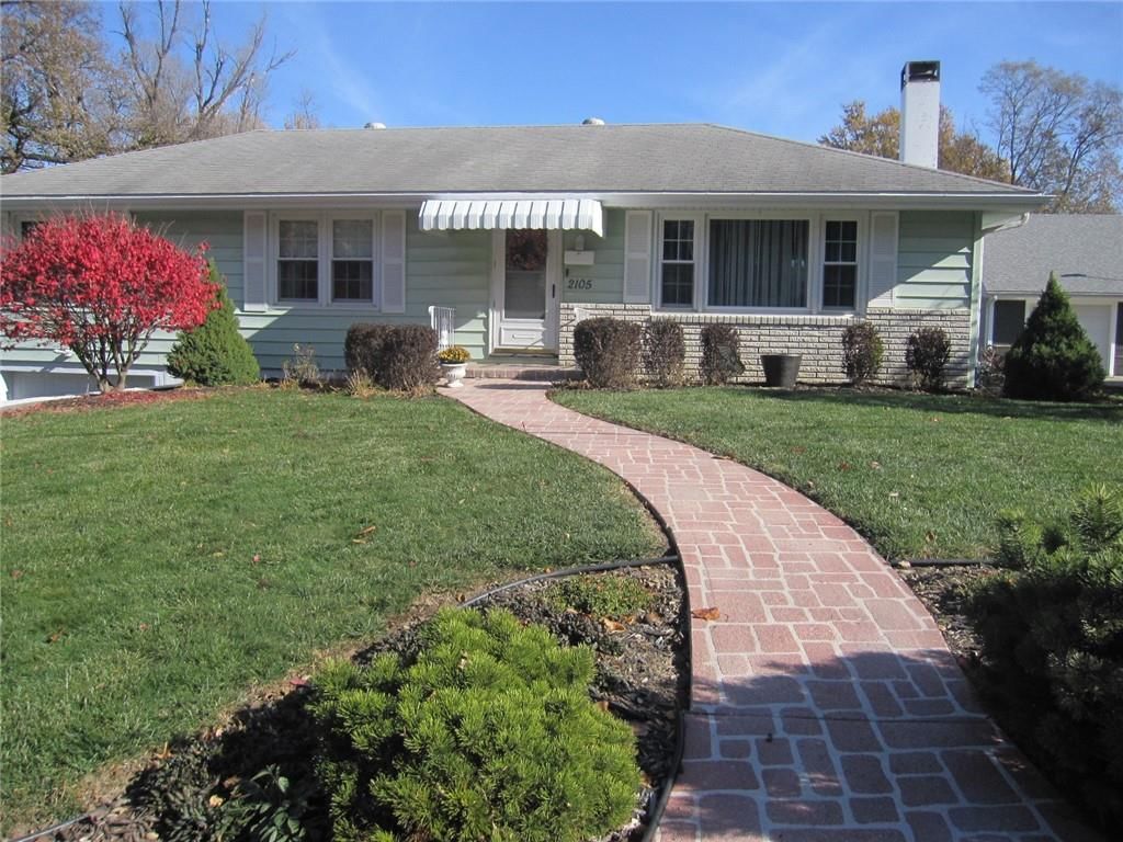 2105 Chambers Avenue — photo 2