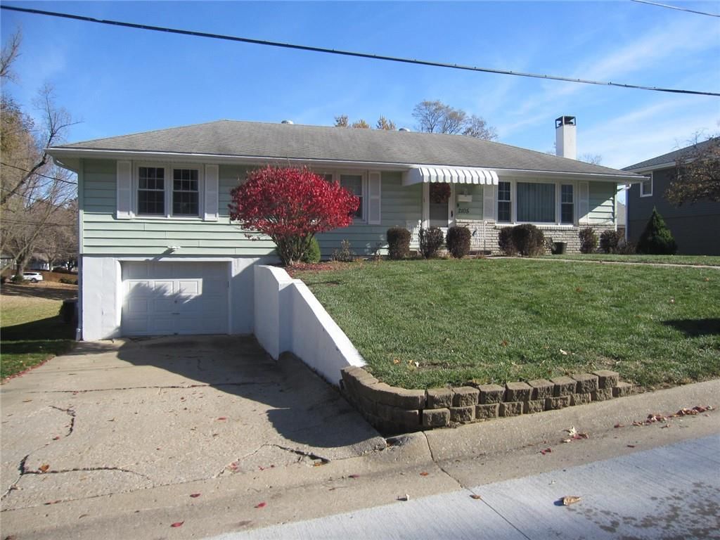 2105 Chambers Avenue — photo 3