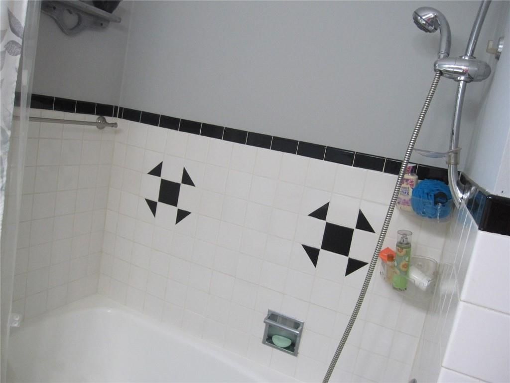 2105 Chambers Avenue — photo 23