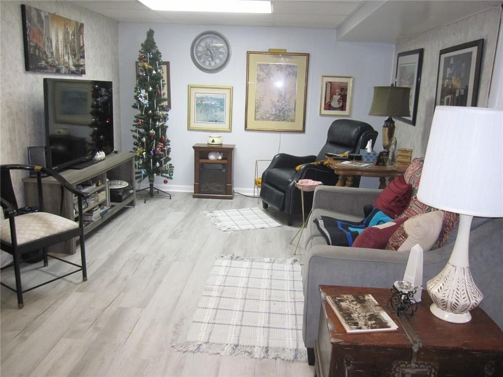 2105 Chambers Avenue — photo 35