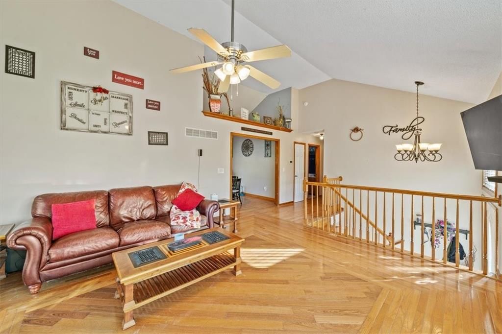 125 SW Tess Drive — photo 7