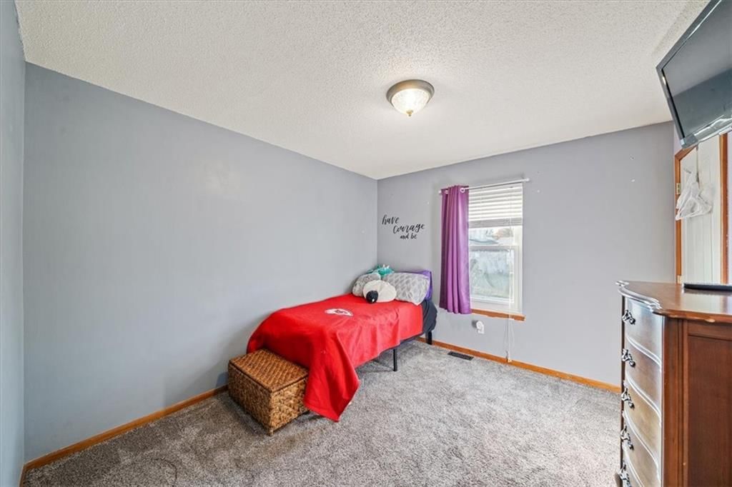 125 SW Tess Drive — photo 16
