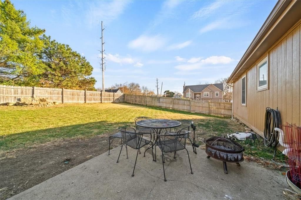 125 SW Tess Drive — photo 24