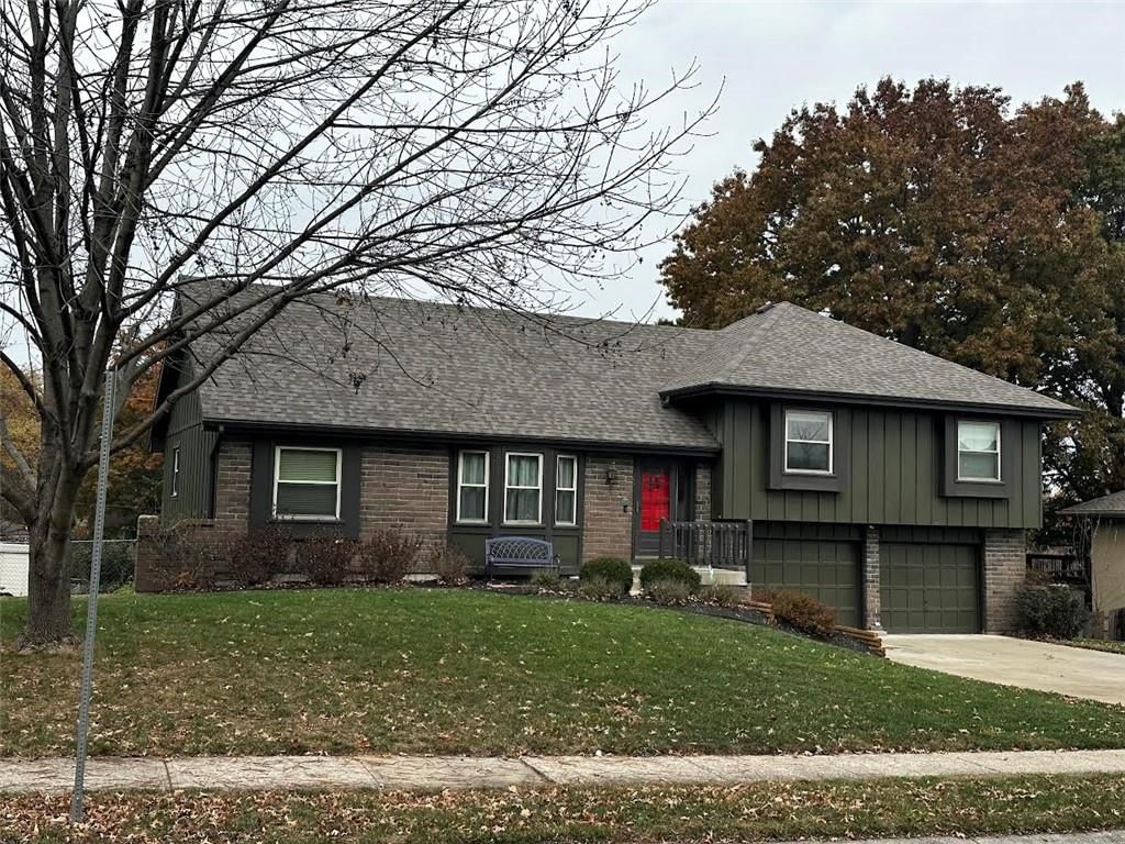 908 N Forest Lane Lane, Liberty, MO