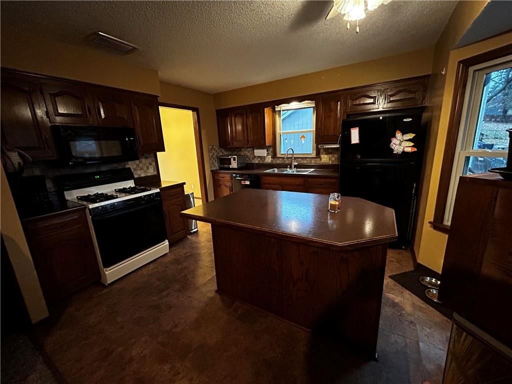 908 N Forest Lane Lane — photo 7