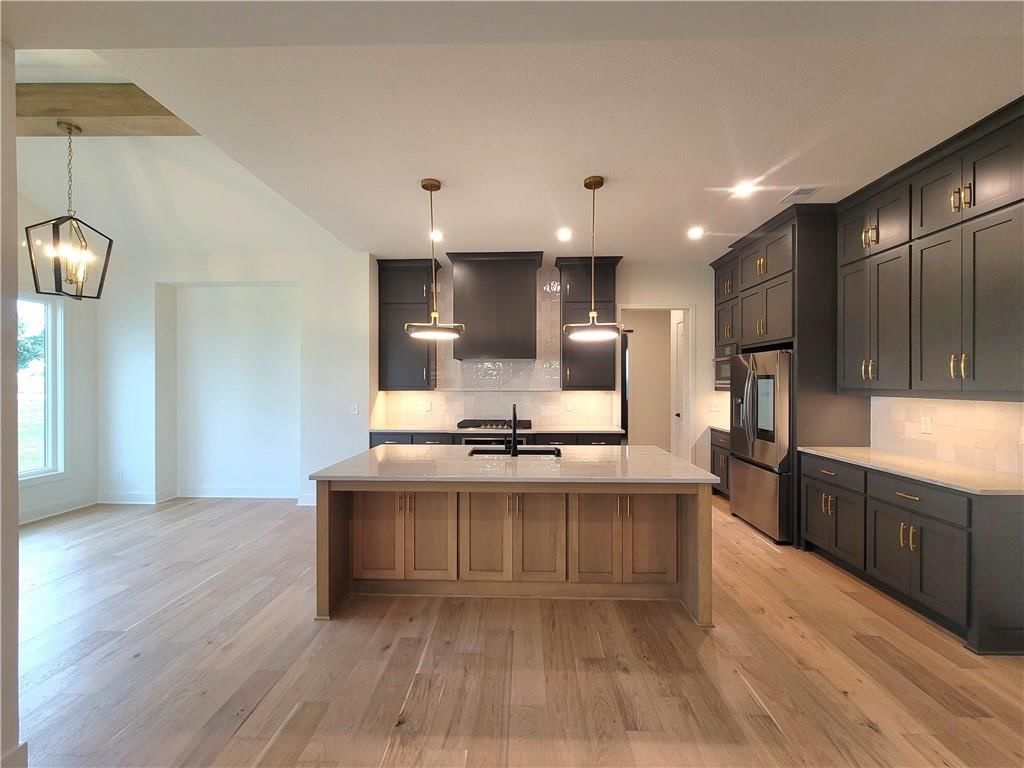 18220 Century Street — photo 8