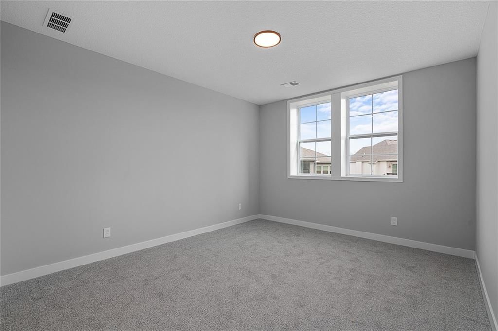 8213 Aurora Street — photo 32