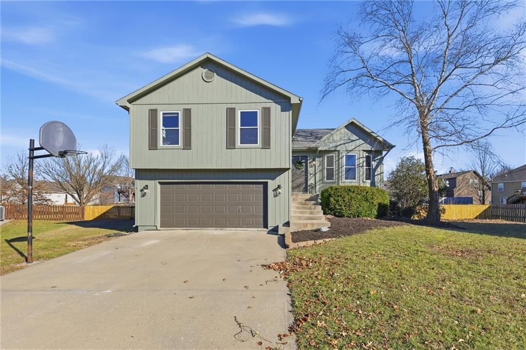 430 W Skylark Circle, Gardner, KS