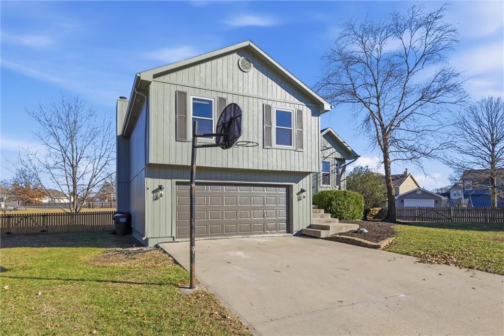 430 W Skylark Circle — photo 3