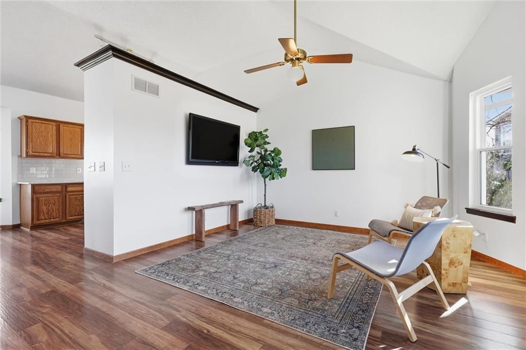 430 W Skylark Circle — photo 4