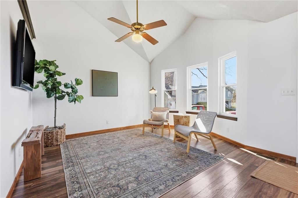 430 W Skylark Circle — photo 5