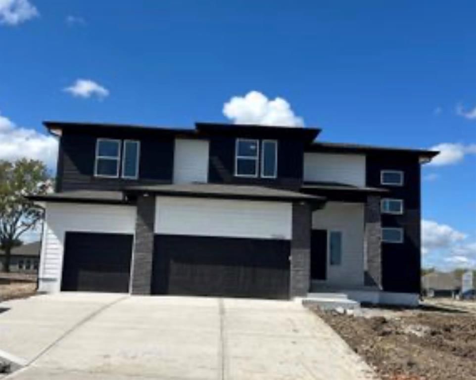 10426 N Holly Street — photo 1