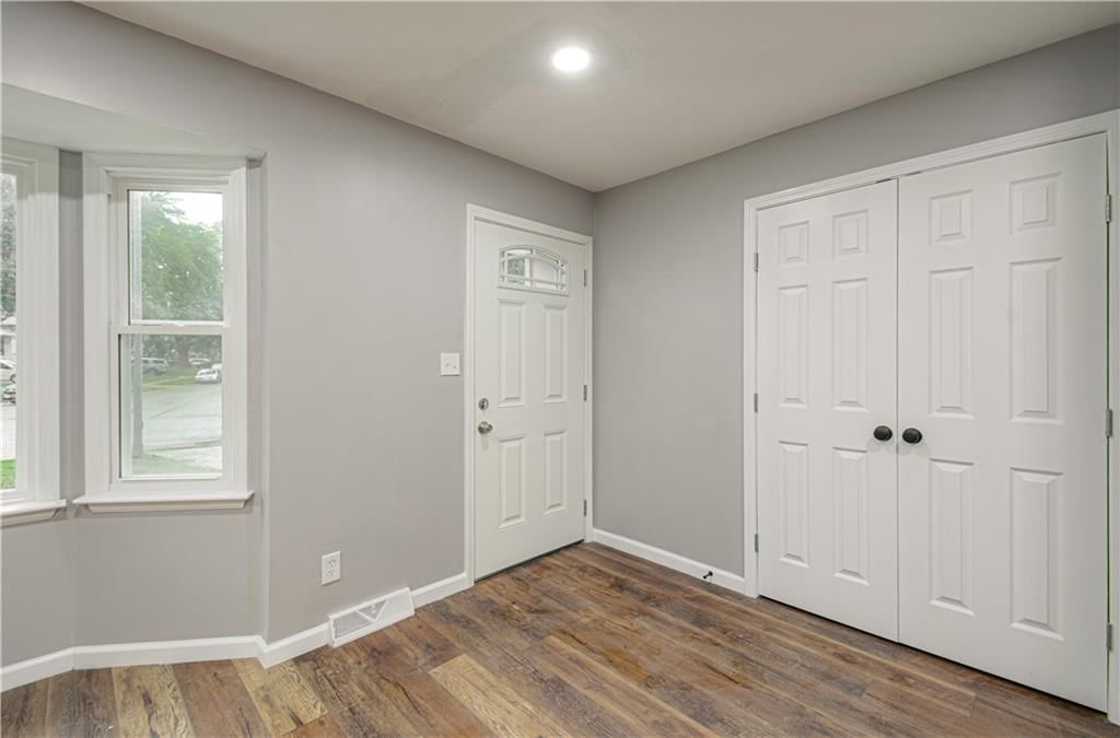 13747 Parker Avenue — photo 8