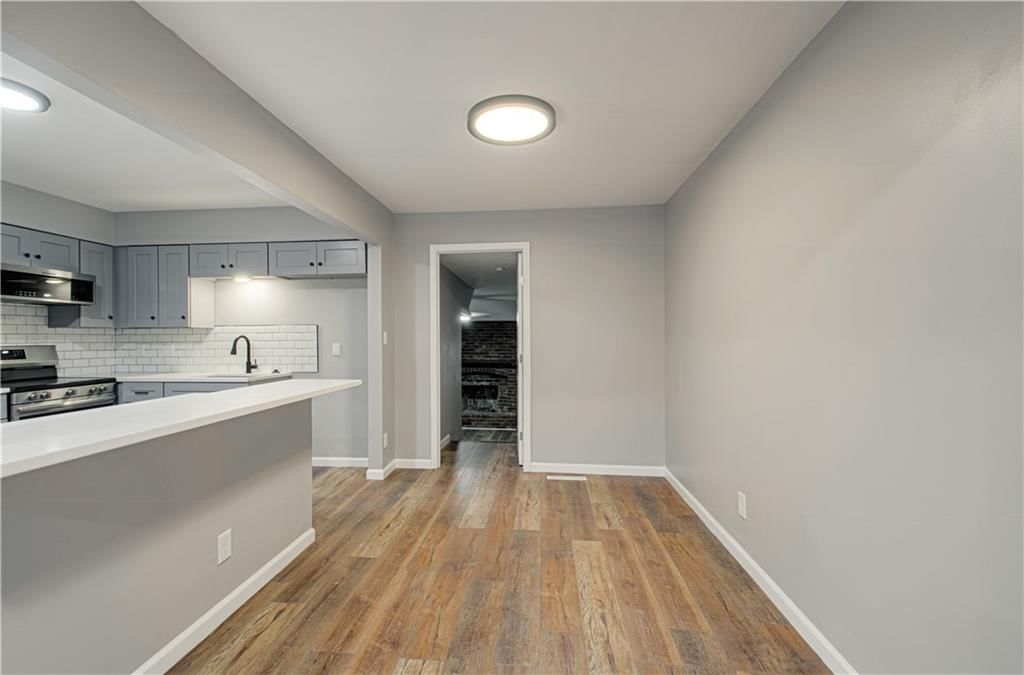 13747 Parker Avenue — photo 9