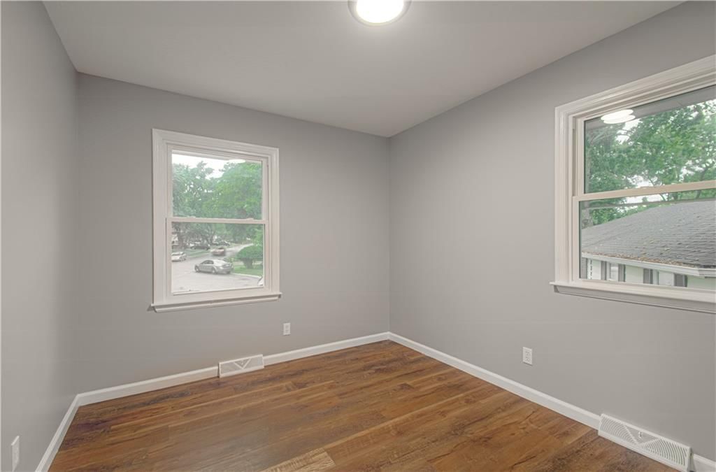 13747 Parker Avenue — photo 14