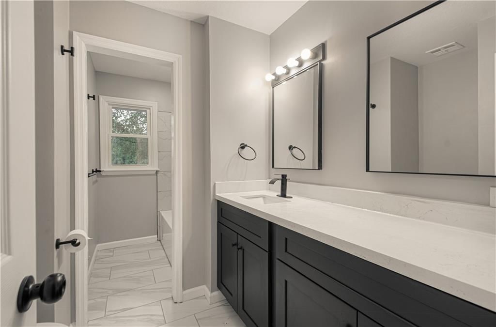 13747 Parker Avenue — photo 17