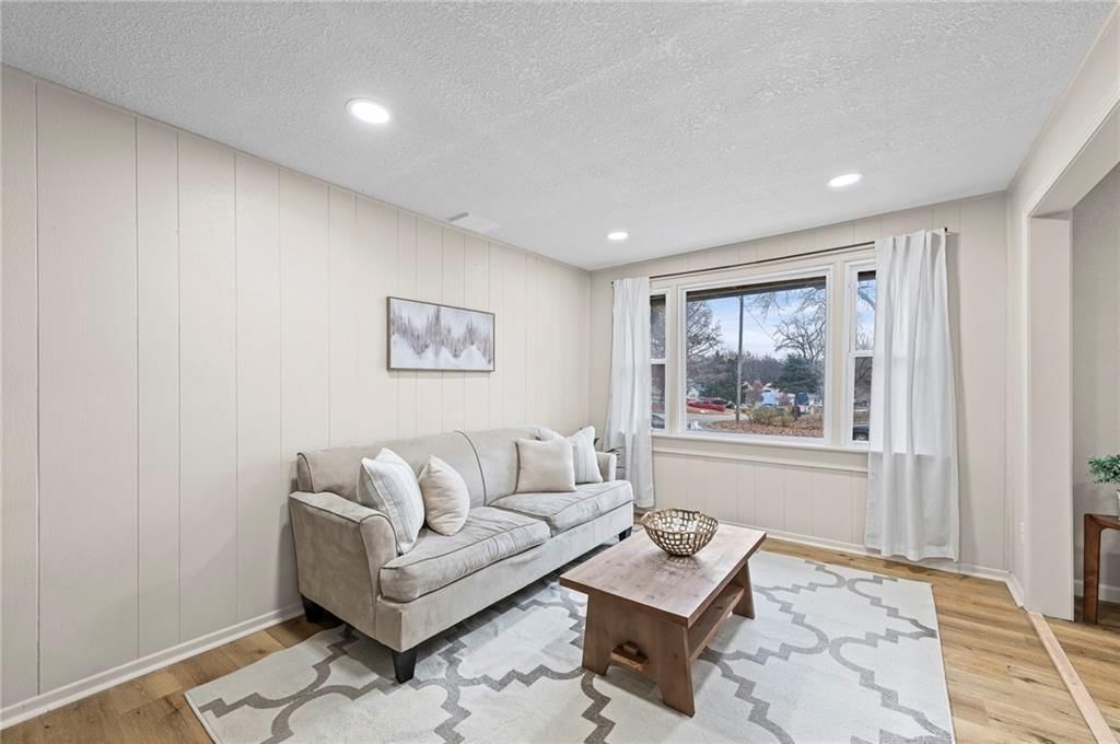 2506 S 48th Terrace — photo 8