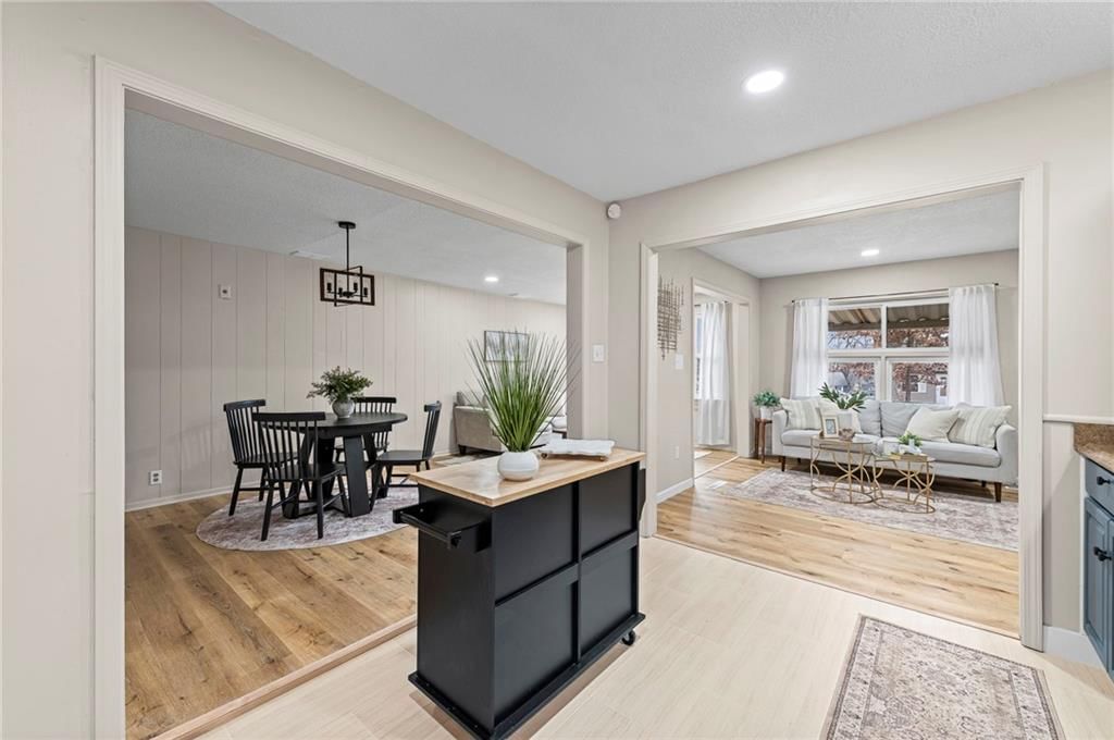 2506 S 48th Terrace — photo 14