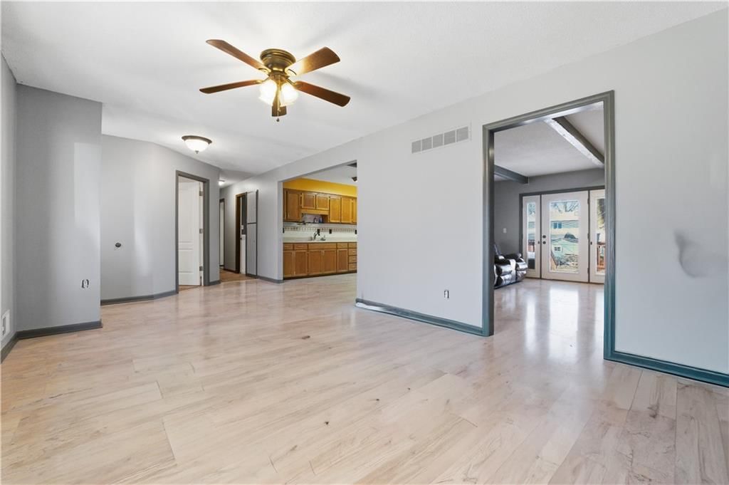 308 N Woodson Drive — photo 3