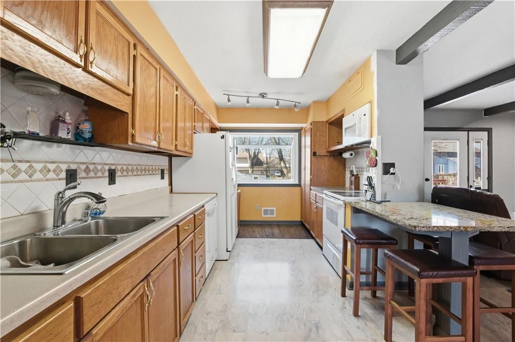 308 N Woodson Drive — photo 9