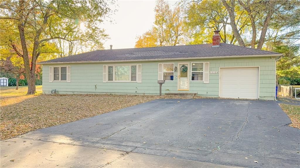 13520 Cypress Avenue — photo 1