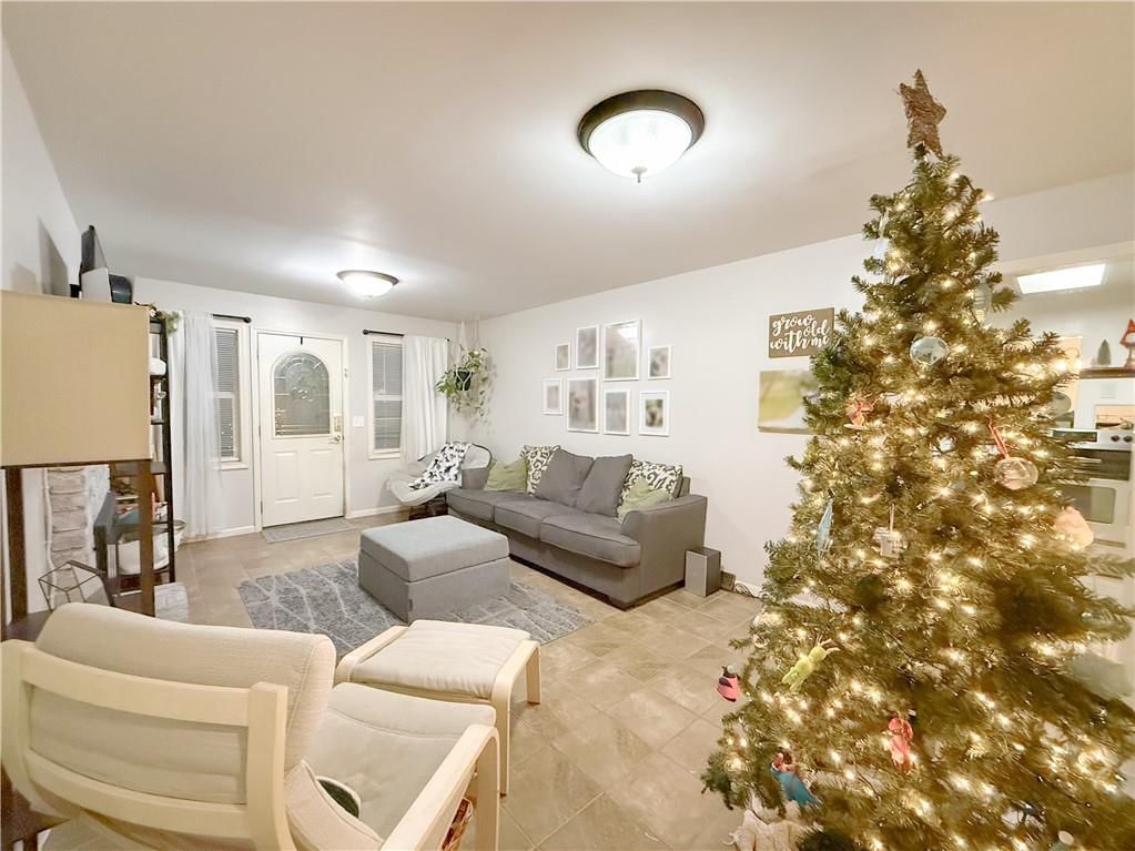13520 Cypress Avenue — photo 3