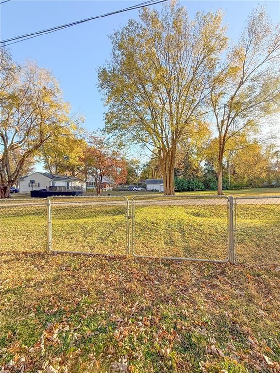 13520 Cypress Avenue — photo 42