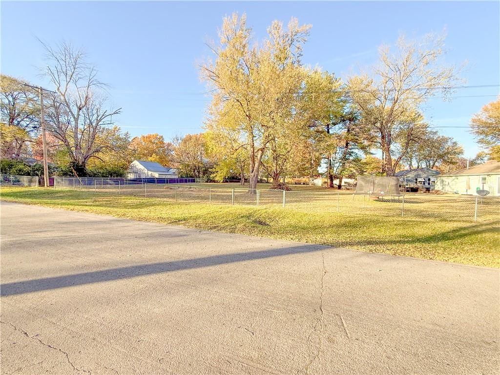 13520 Cypress Avenue — photo 46