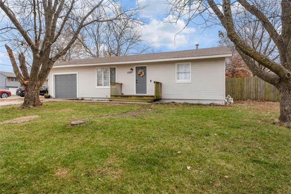 206 Cedarlane Drive — photo 2
