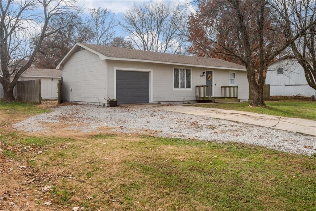 206 Cedarlane Drive — photo 3