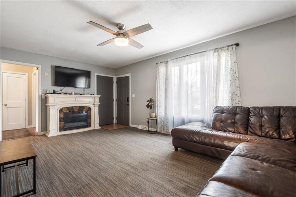 206 Cedarlane Drive — photo 4